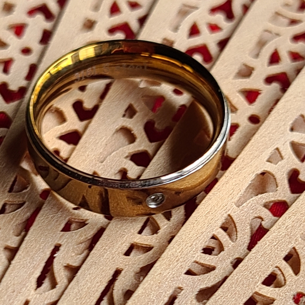 Gold Ring Band Size 8